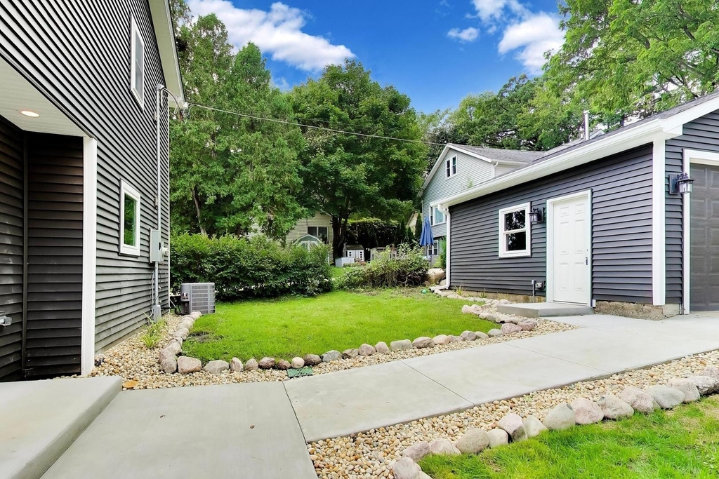 1444 Seminole Road - Photo 30