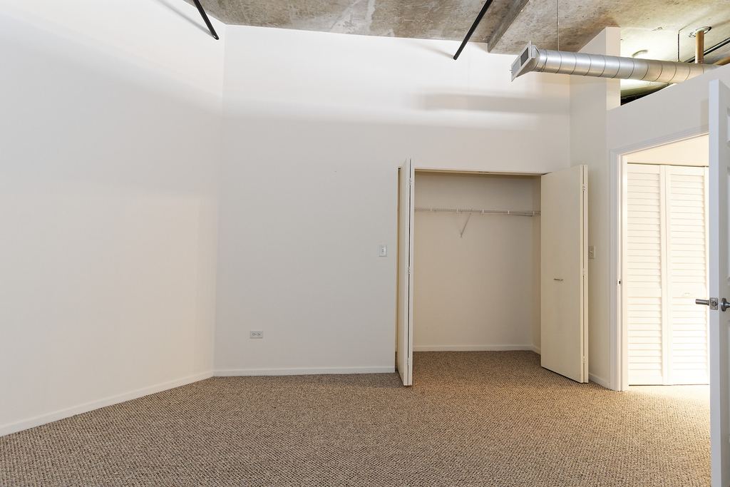 933 W Van Buren Street - Photo 12