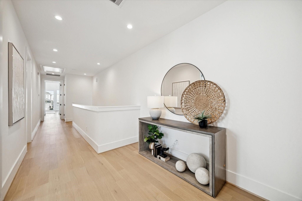 1520 W 21st St - Photo 17
