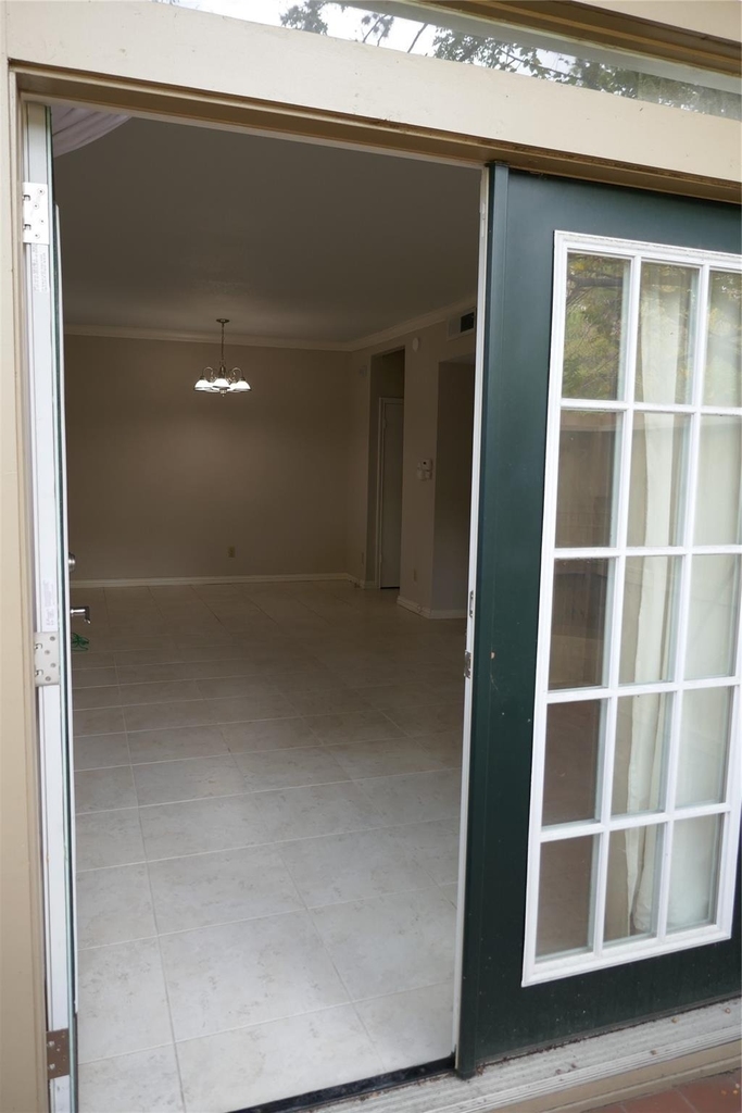 2100 Tanglewilde Street - Photo 11