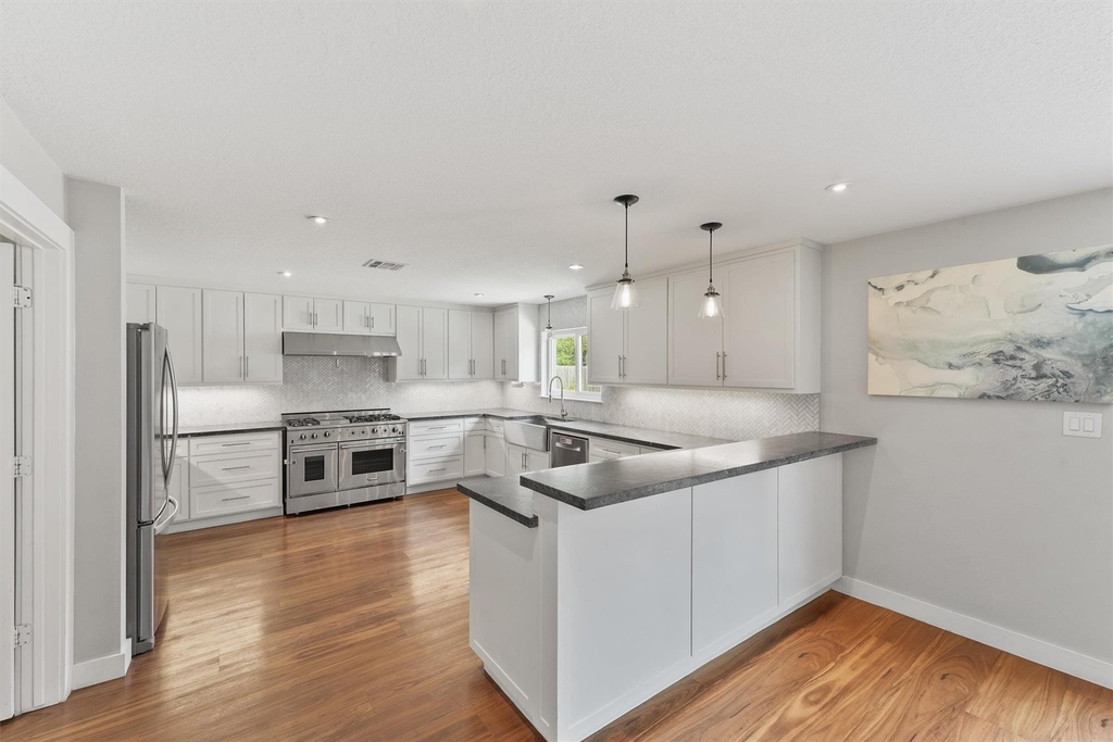 5618 Dawnridge Drive - Photo 2