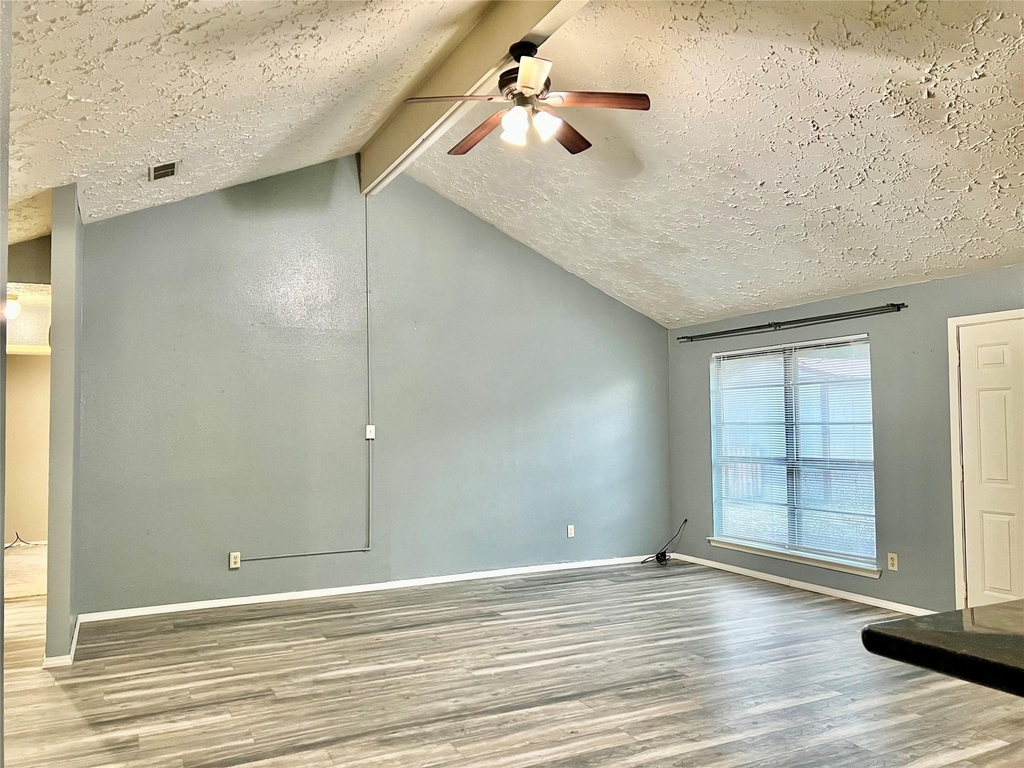 15950 Manfield Drive - Photo 7