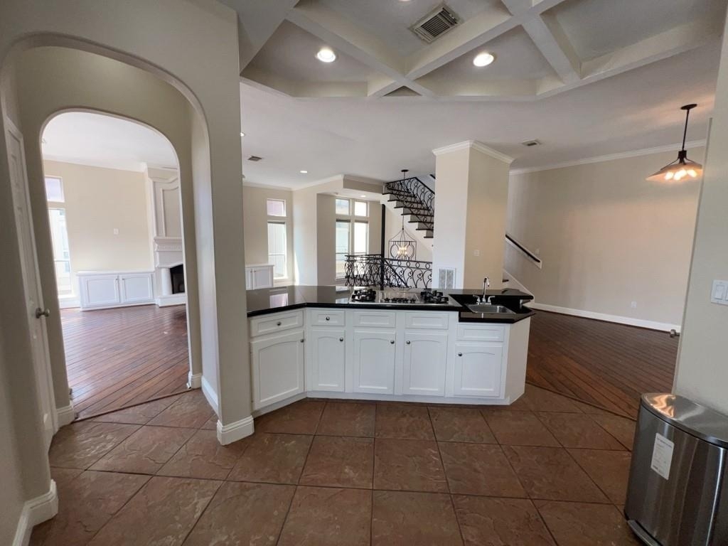 1304 Dart Street - Photo 3