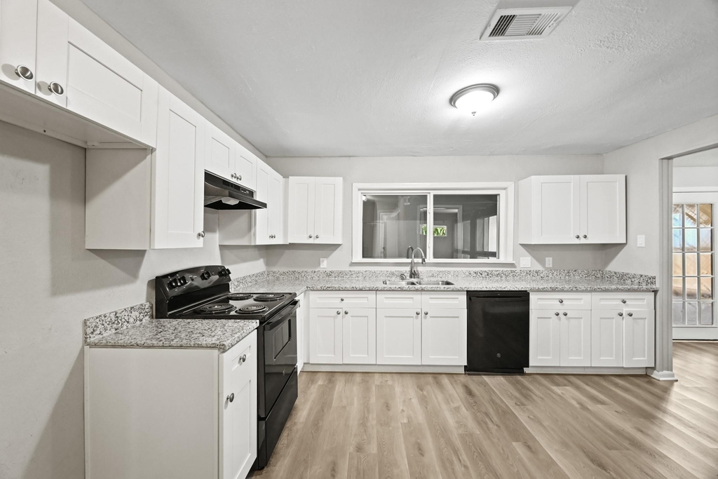 605 West Avenue - Photo 10