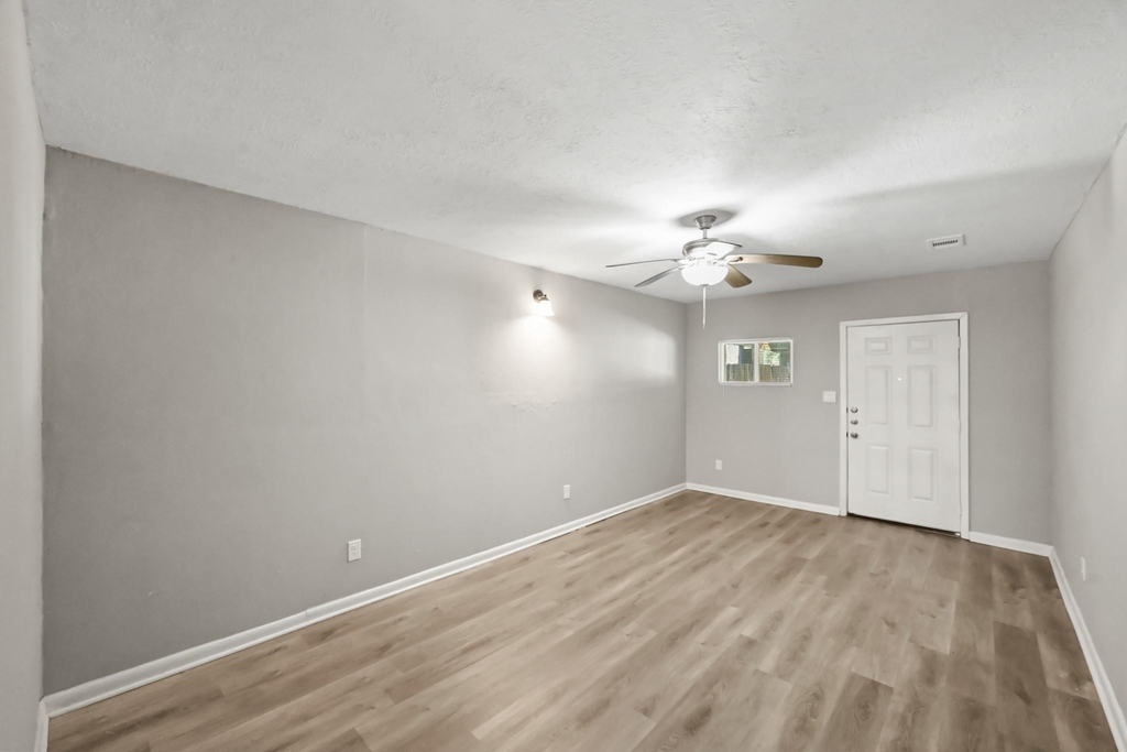 605 West Avenue - Photo 1