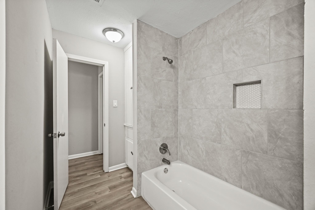 605 West Avenue - Photo 26