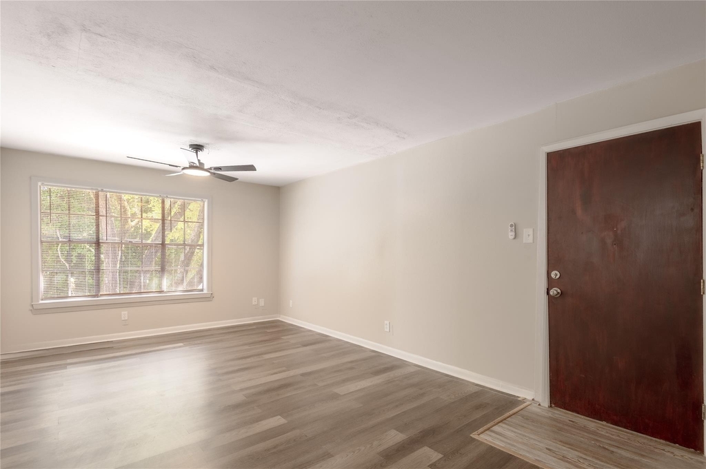818 University Avenue - Photo 4