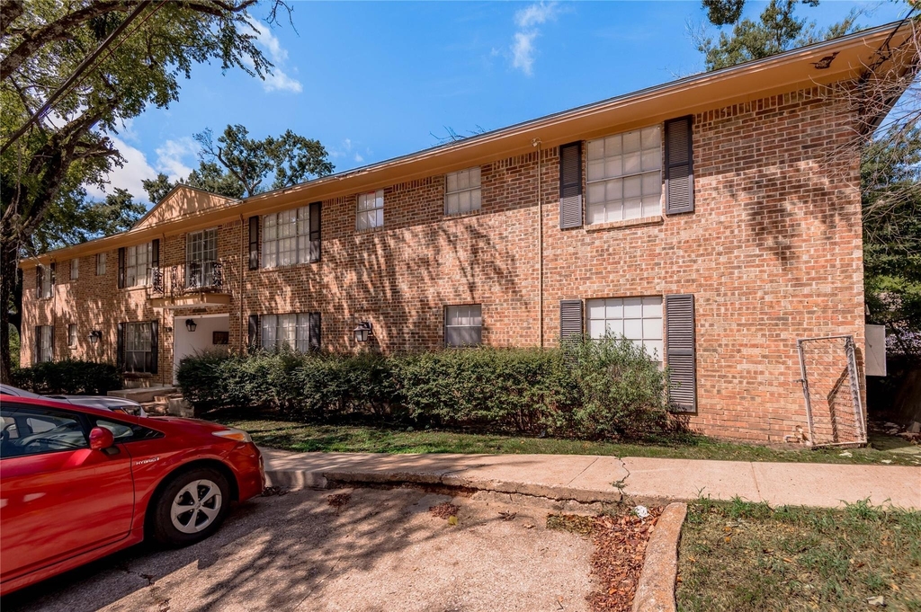 818 University Avenue - Photo 27
