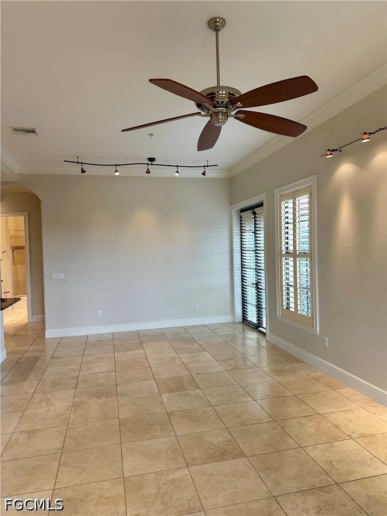 1625 Se 46th Street - Photo 2