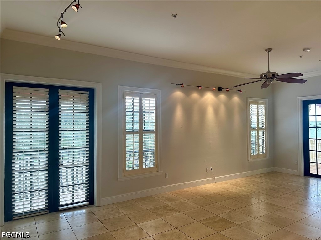 1625 Se 46th Street - Photo 1