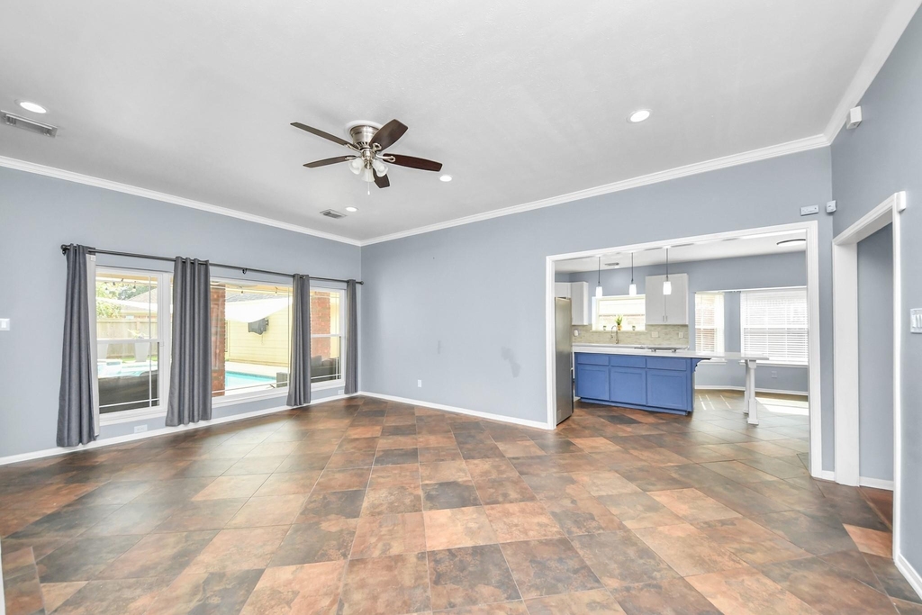 622 Fernglade Drive - Photo 4