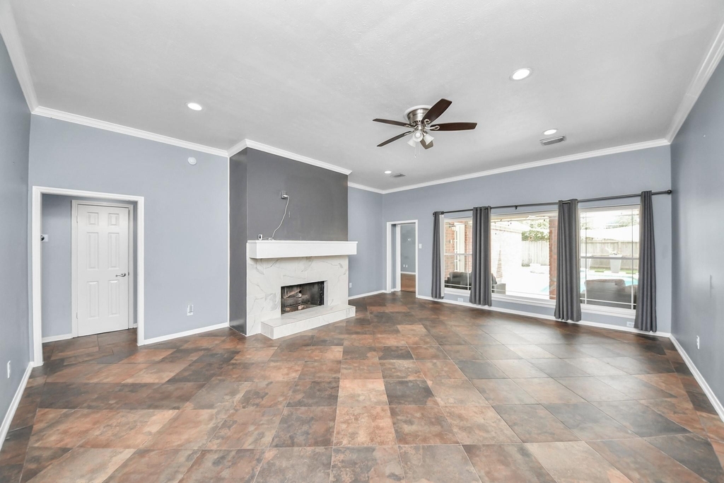 622 Fernglade Drive - Photo 2