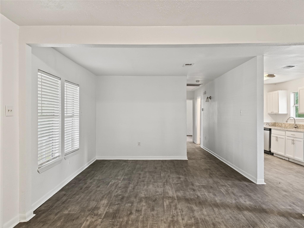 4114 Clover Street - Photo 2
