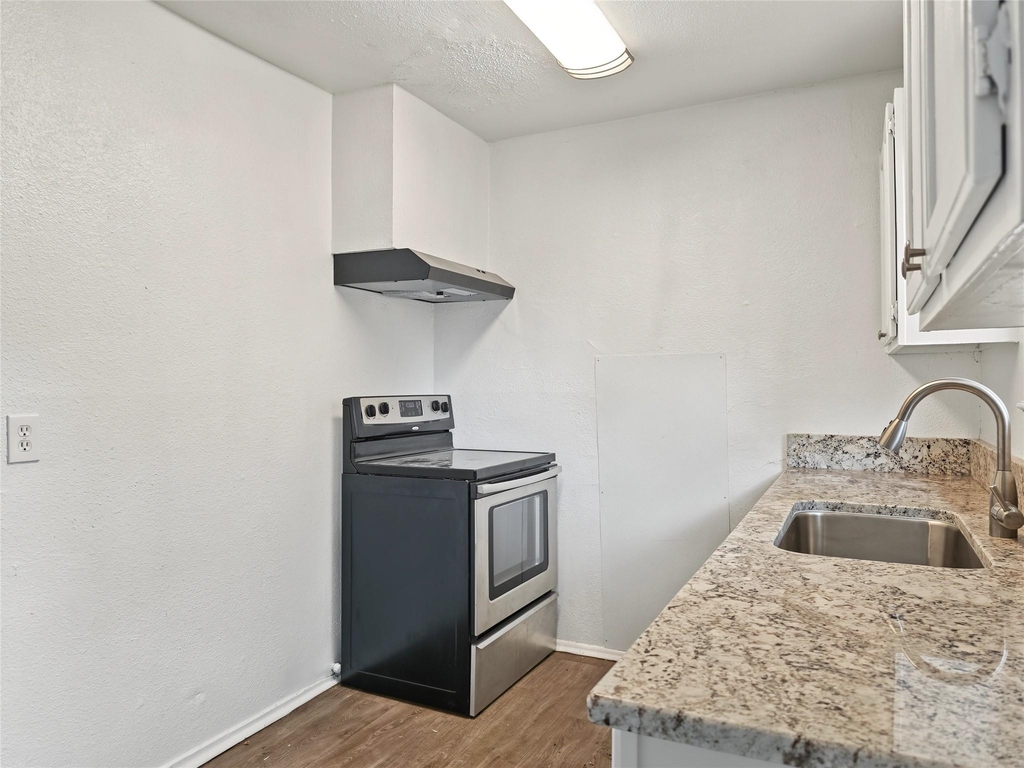 4114 Clover Street - Photo 6