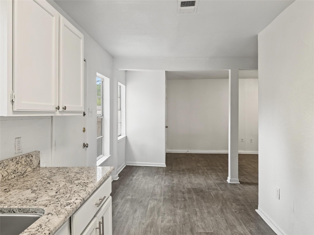 4114 Clover Street - Photo 7