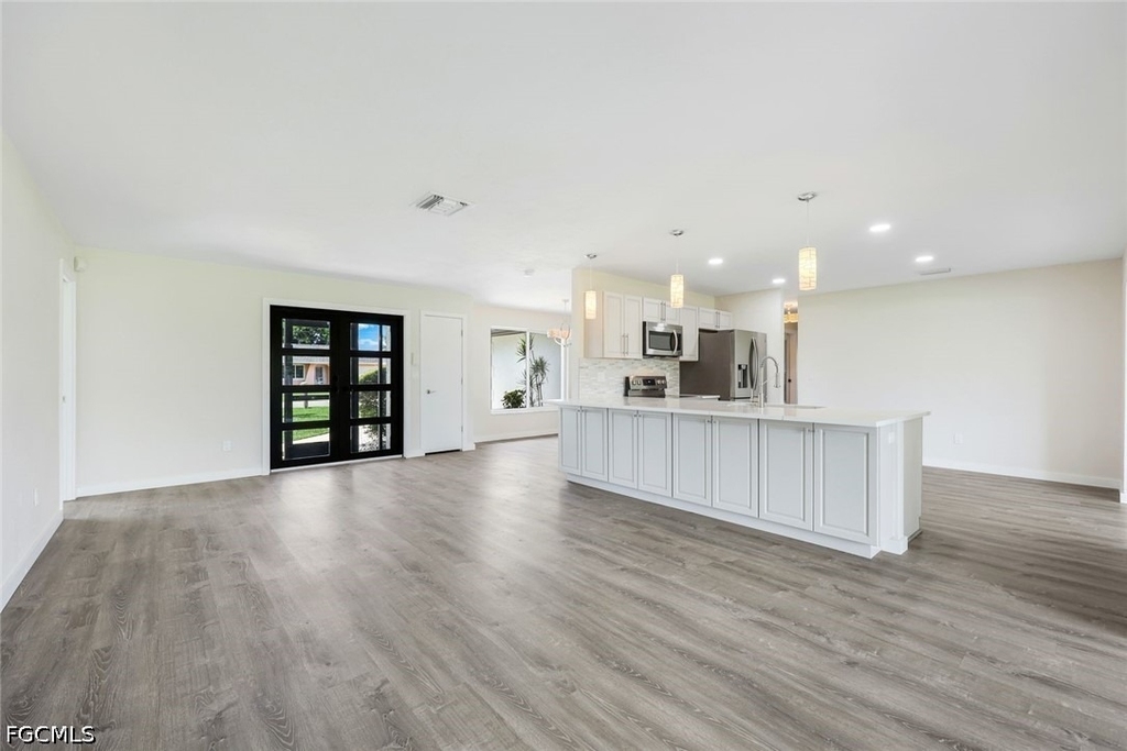 1202 Se 14th Terrace - Photo 1