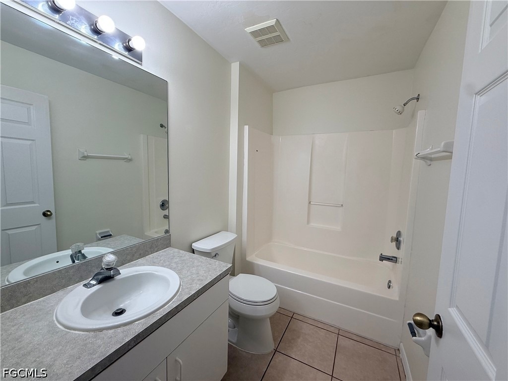 671 Dauphine Avenue S - Photo 12