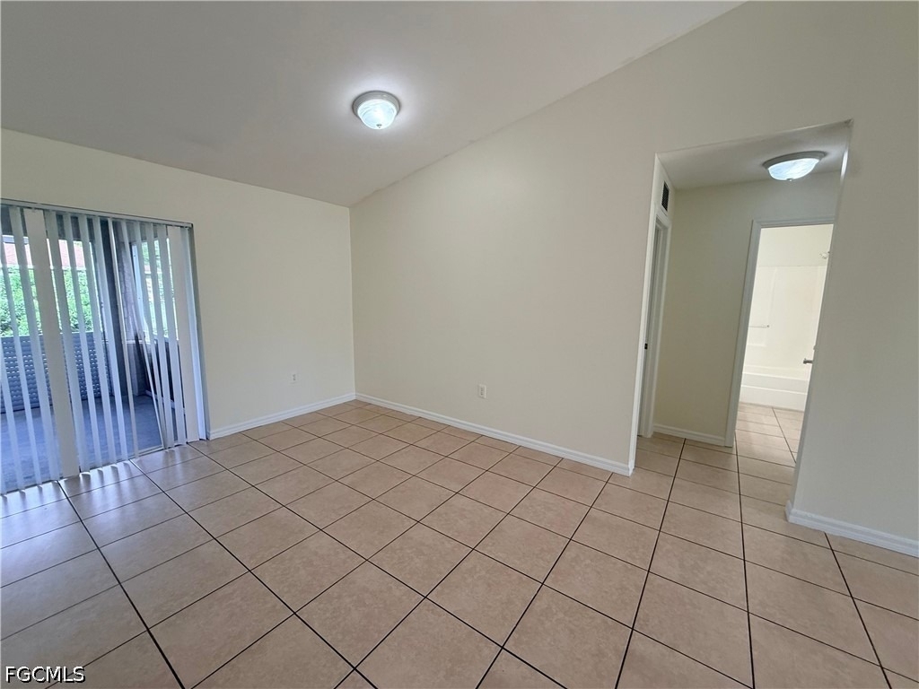 671 Dauphine Avenue S - Photo 5