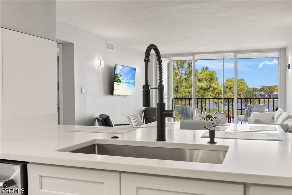 25804 Cockleshell Drive - Photo 10