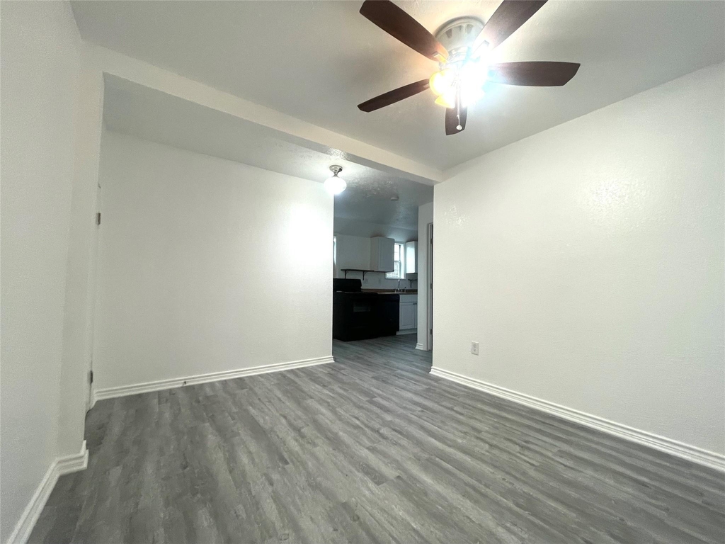 1127 Walling Street - Photo 3