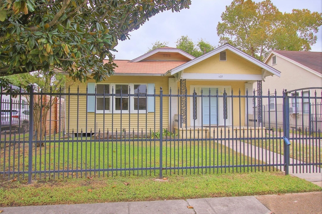 1127 Walling Street - Photo 0