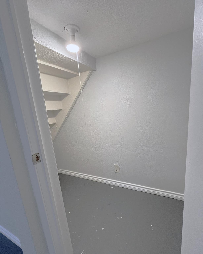 1127 Walling Street - Photo 13