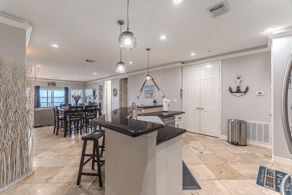 7039 Kingston Cove Lane - Photo 6