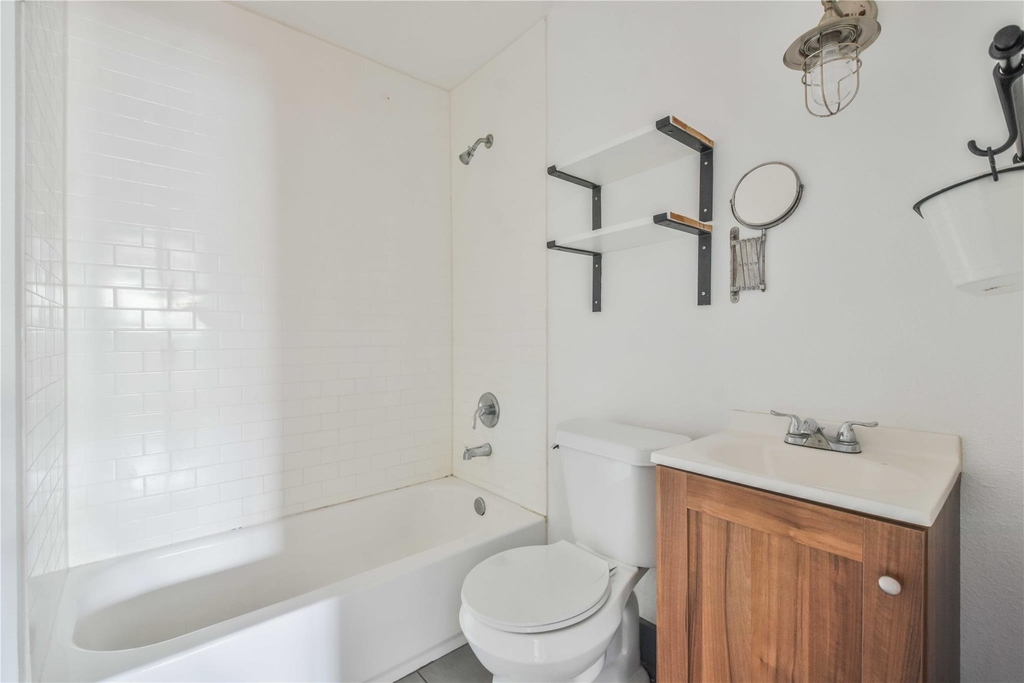 5320 Polk St Street - Photo 8