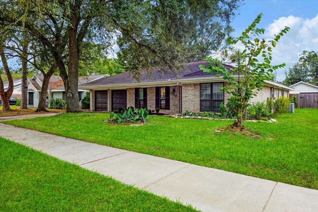 3313 Churchill Street - Photo 1