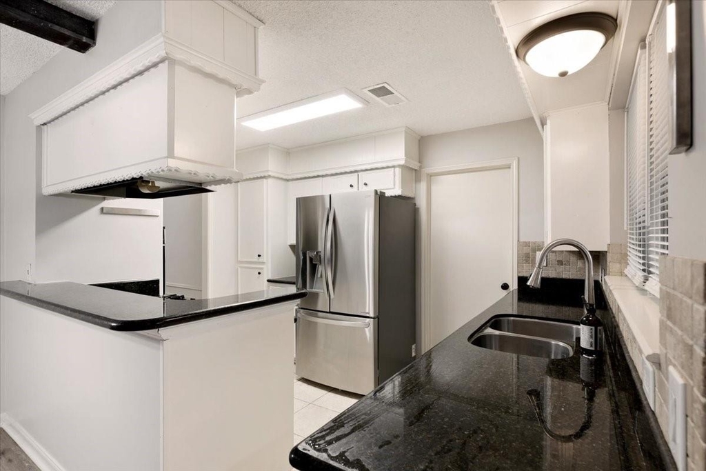 3313 Churchill Street - Photo 8