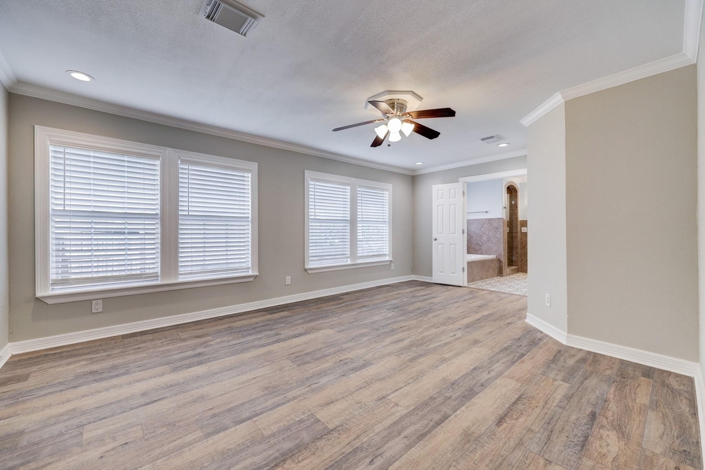 411 Lindale Street - Photo 8