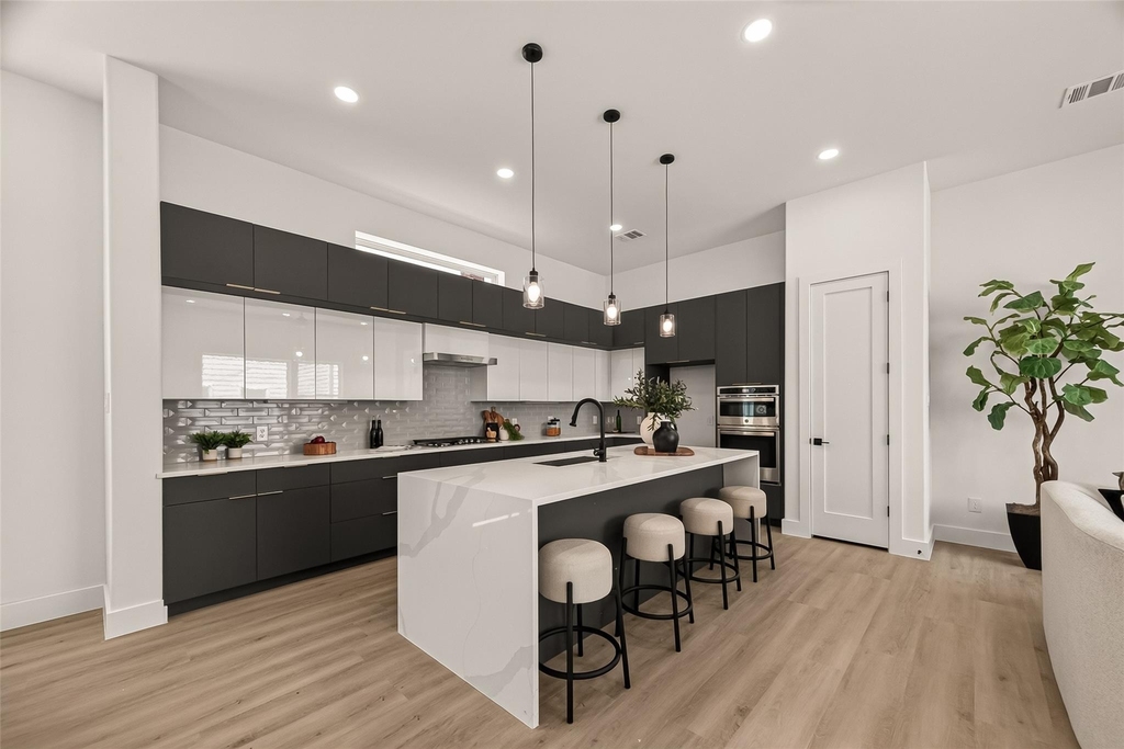 1105 Wilson St - Photo 7