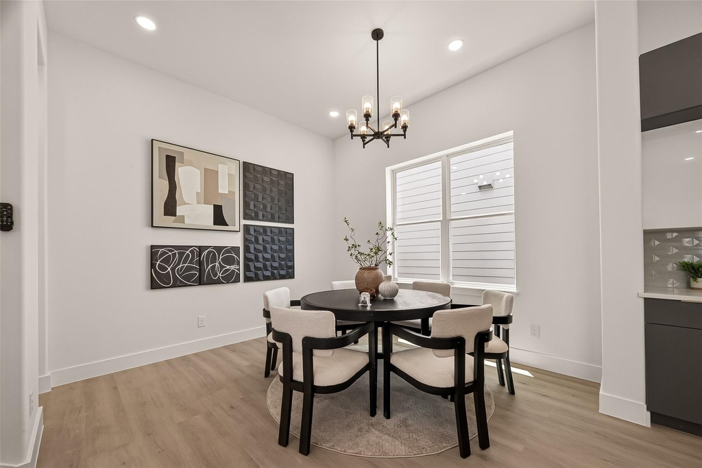 1105 Wilson St - Photo 5