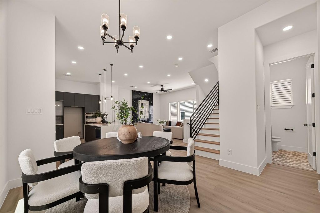 1105 Wilson St - Photo 6