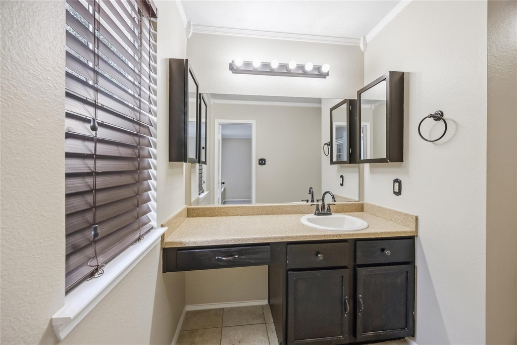 802 Oak West Drive - Photo 11