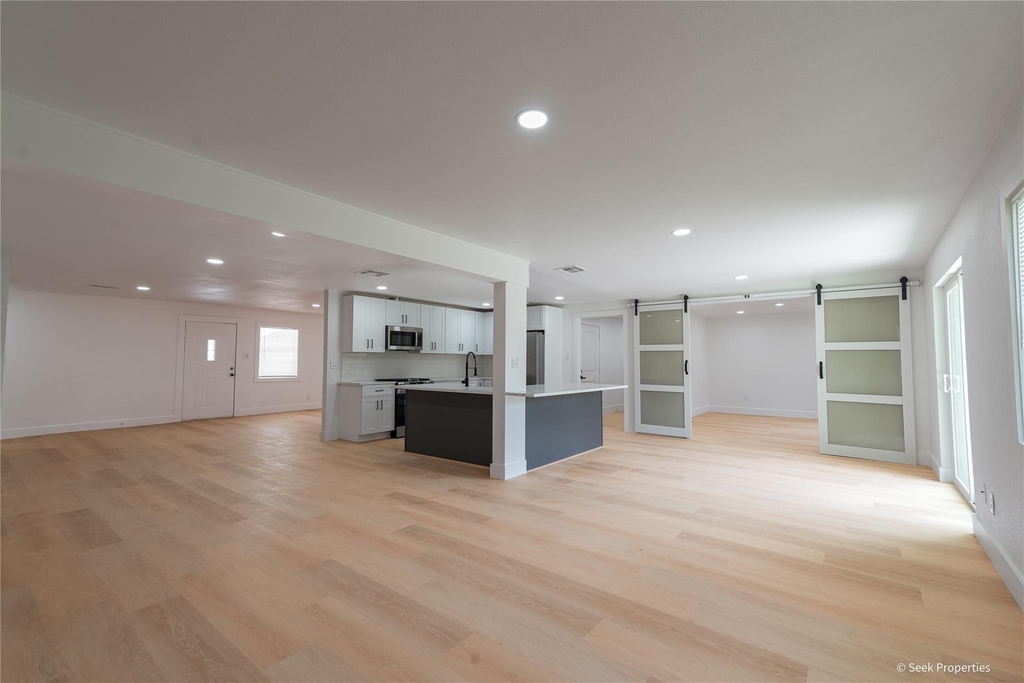 7942 Hammerly Boulevard - Photo 2