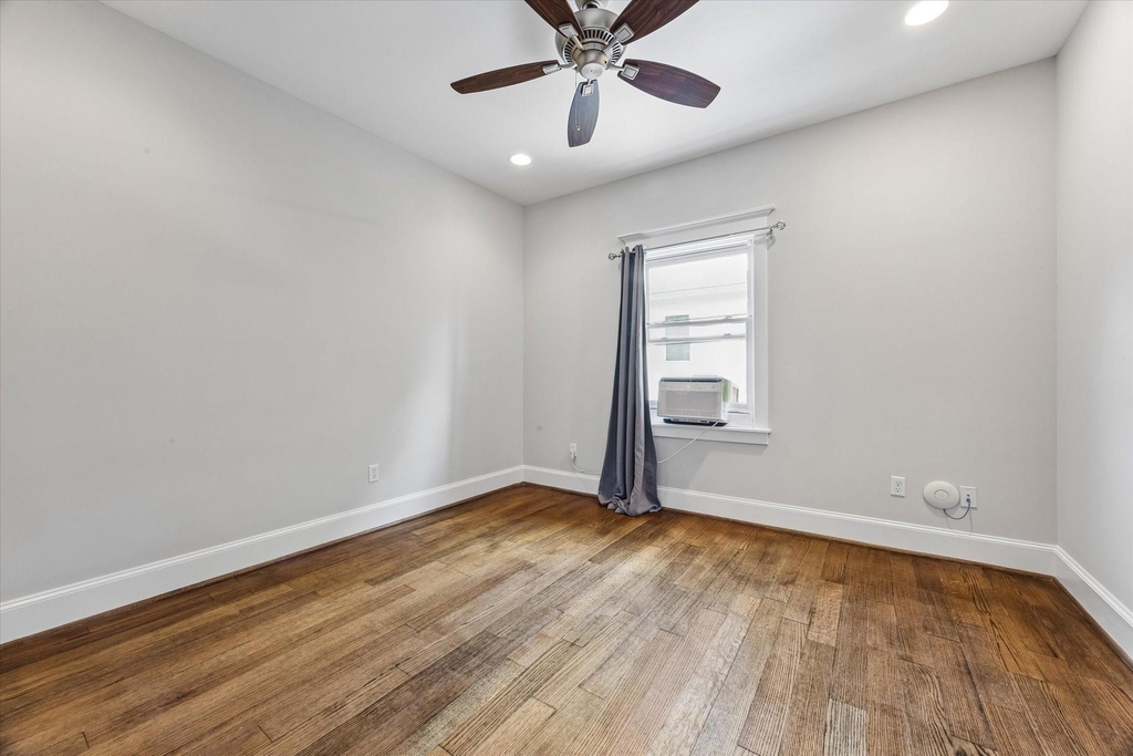 1638 Harvard Street - Photo 7