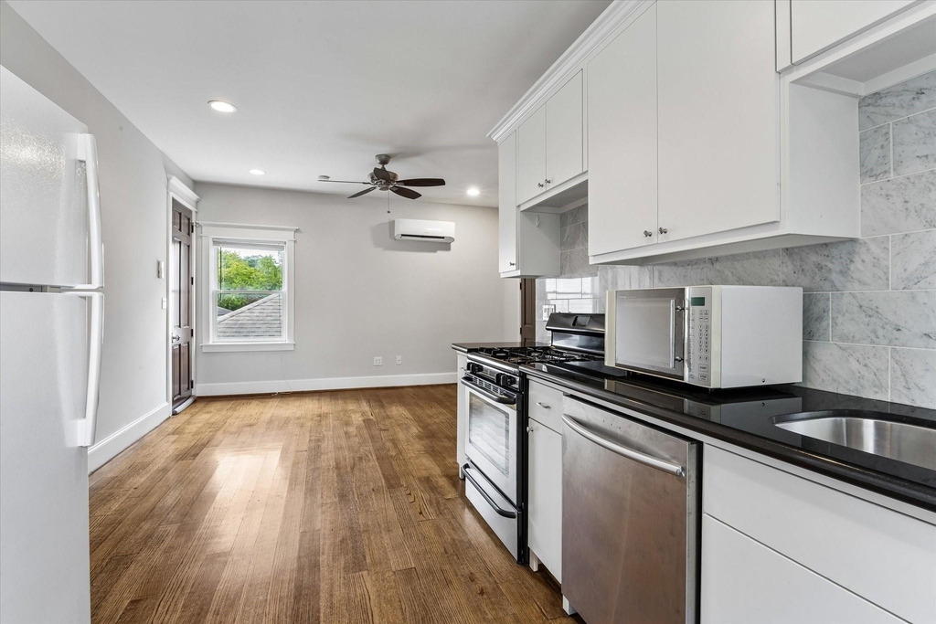 1638 Harvard Street - Photo 1
