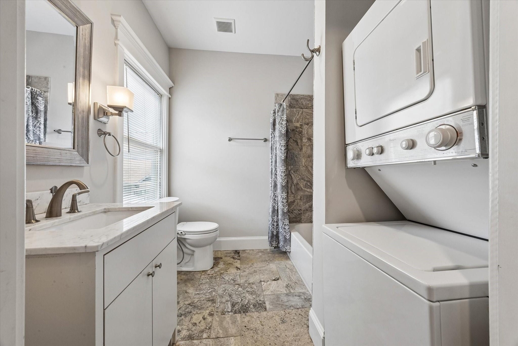 1638 Harvard Street - Photo 3