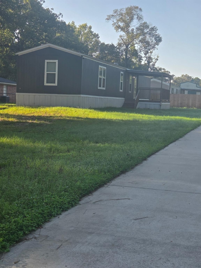 24328 Creekwood - Photo 1