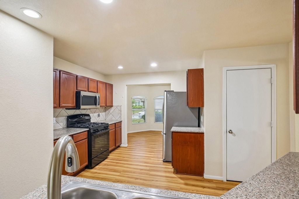 21127 Fox Orchard Court - Photo 10