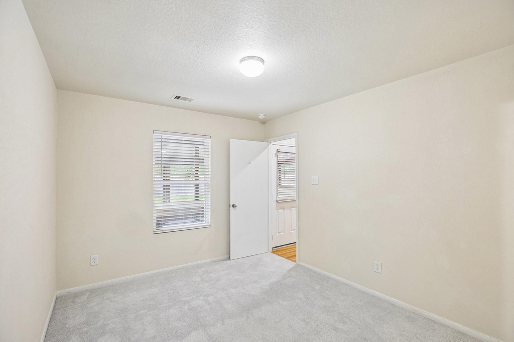 21127 Fox Orchard Court - Photo 16