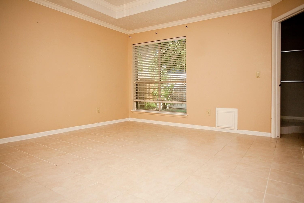 6318 Crakston Street - Photo 16