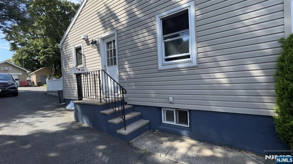 109 Lee - Photo 0