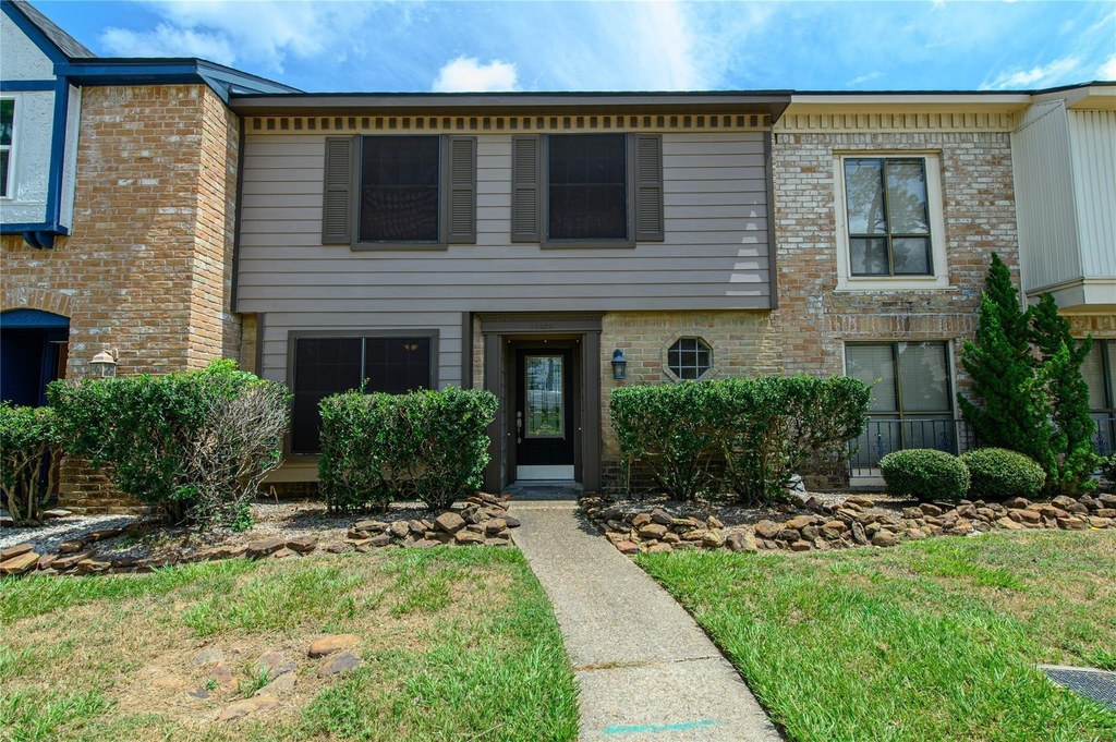 20339 Fieldtree Drive - Photo 0