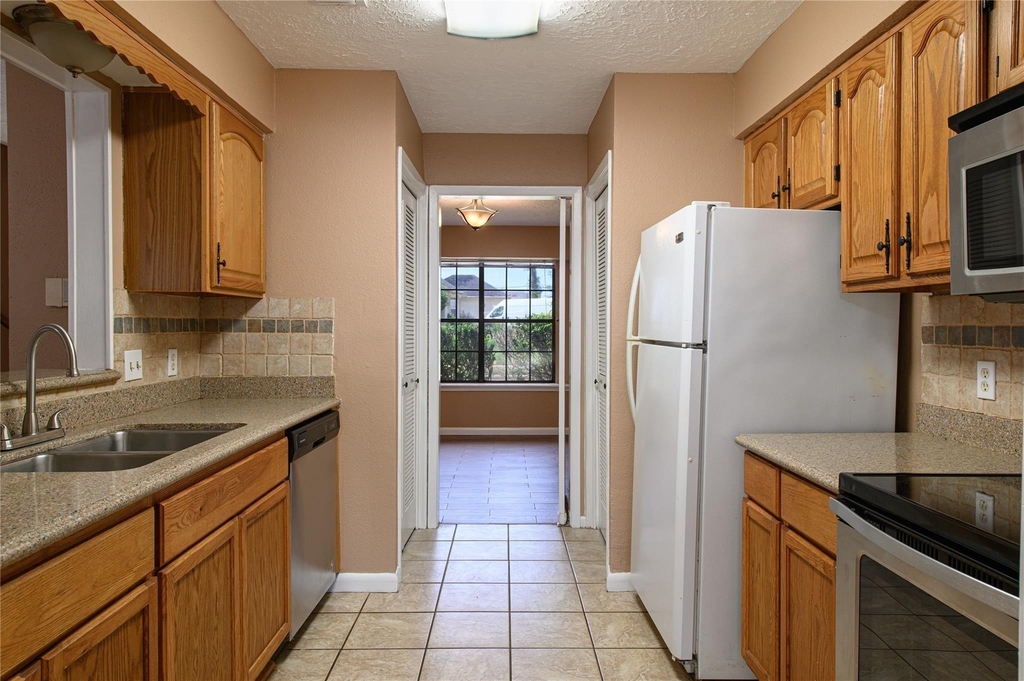 20339 Fieldtree Drive - Photo 8