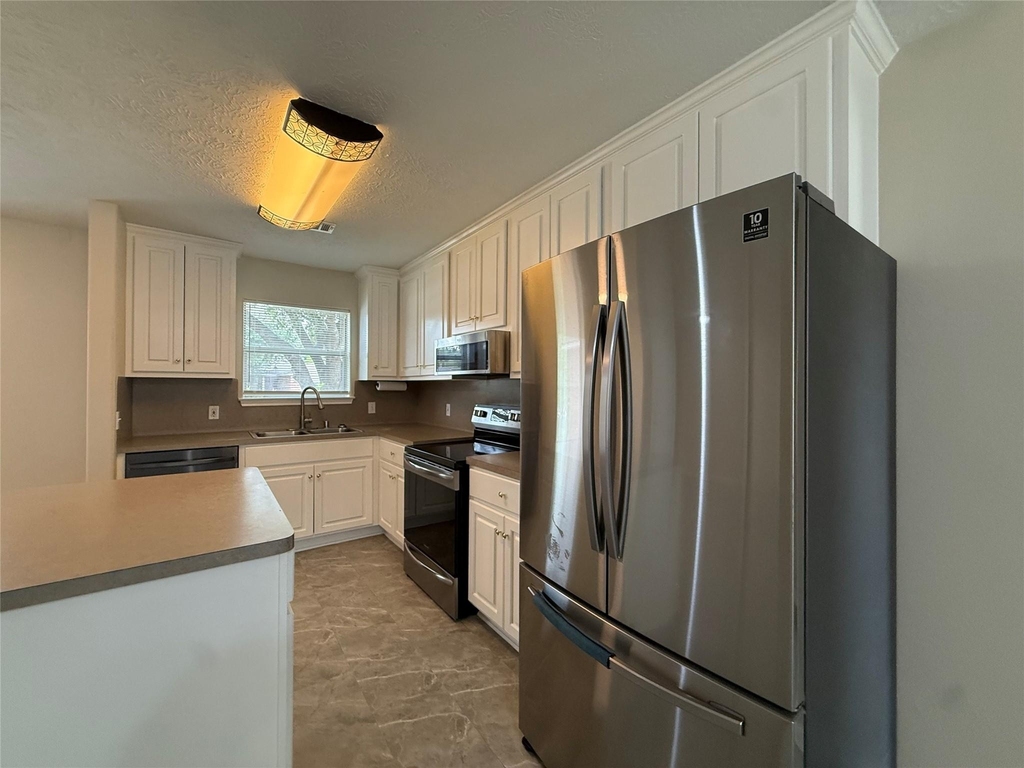 16400 Many Trees Lane - Photo 8