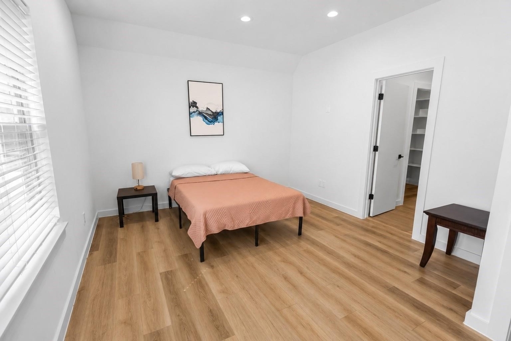 6742 Peerless Street - Photo 18