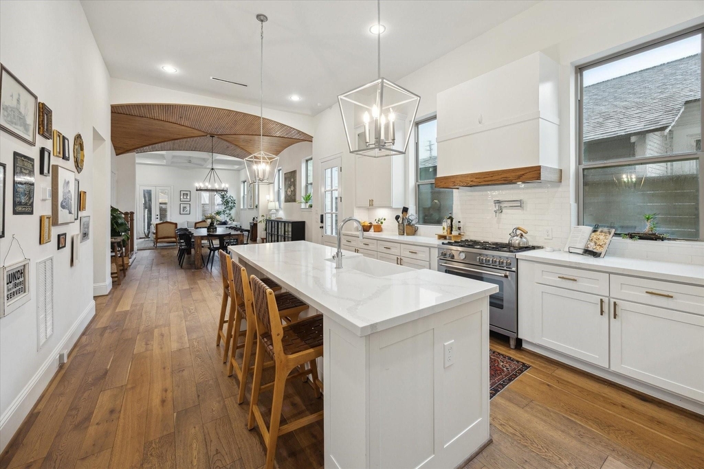 110 E 26th Street - Photo 10