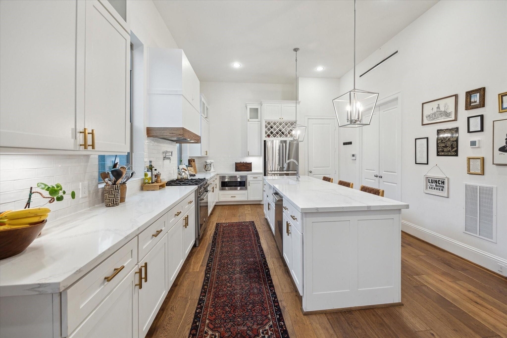 110 E 26th Street - Photo 9
